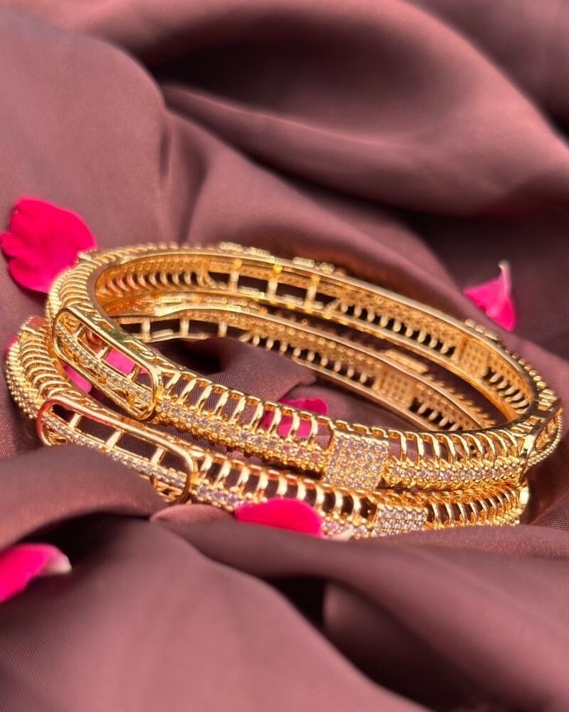 Zar-e-Hunar | Ornate Golden 2pc Bangle Set - Image 2