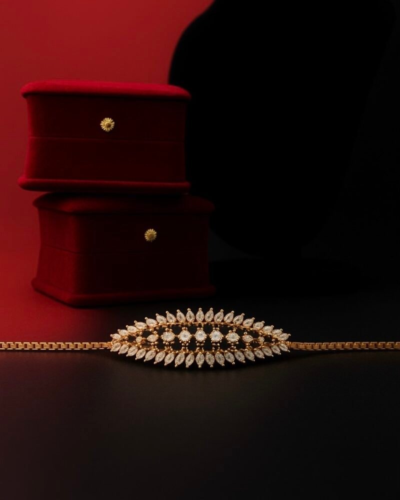 Mehr | Pearl Grace on a Golden Elegance Chain